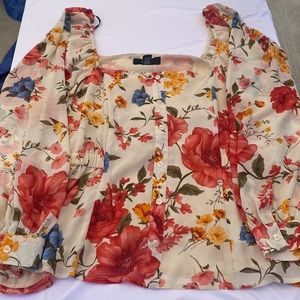 Floral flowy top